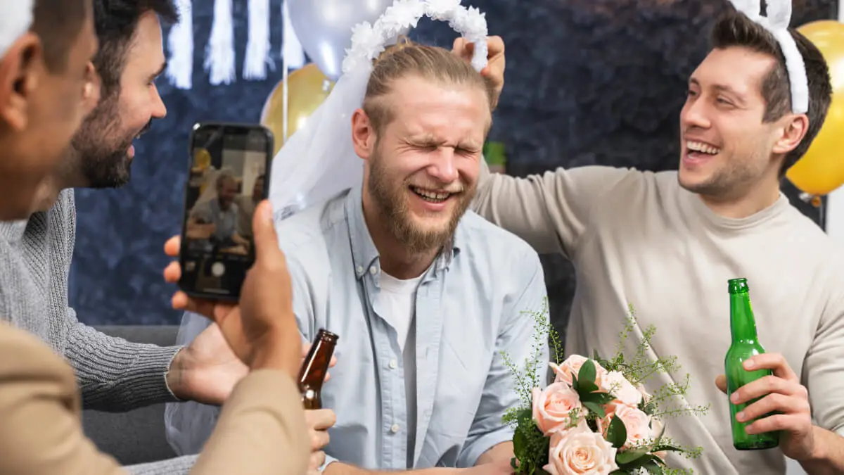 Roliga svensexa lekar som gör dagen oförglömlig! illustration